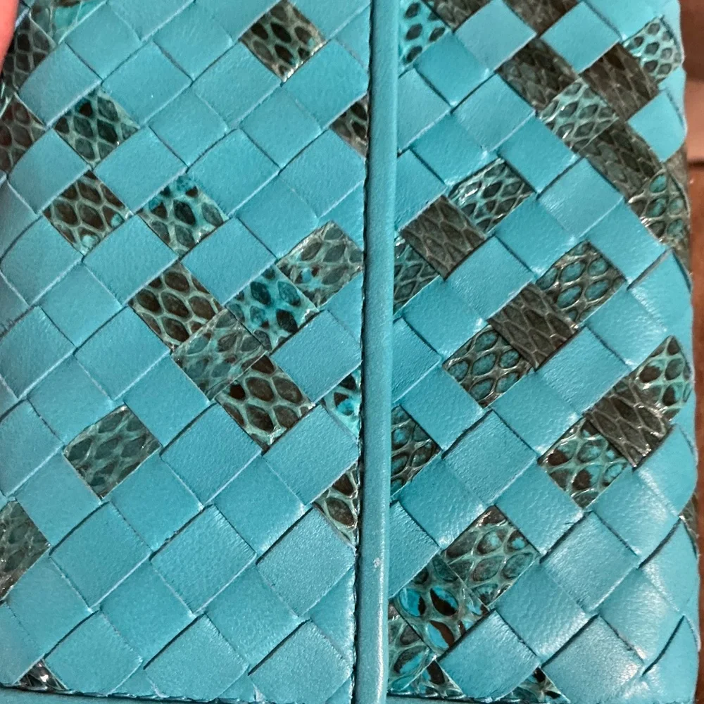 Bottega Veneta Intrecciato aqua and snakeskin wallet - Picture 9 of 9
